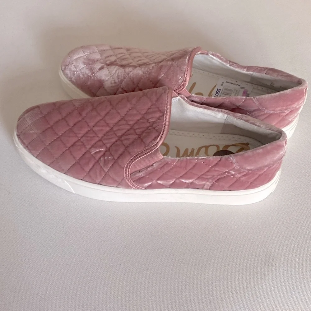 NEW Sam Edelman Ezzie velvet quilted sneakers, pink/blush, Size 8, NWOT‎